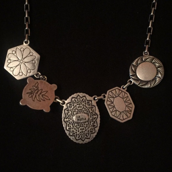 Lia Sophia Cameo Statement Necklace - Picture 5 of 5